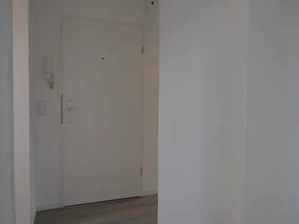 Attractive 2-Room Apartment with Daylight Bathroom