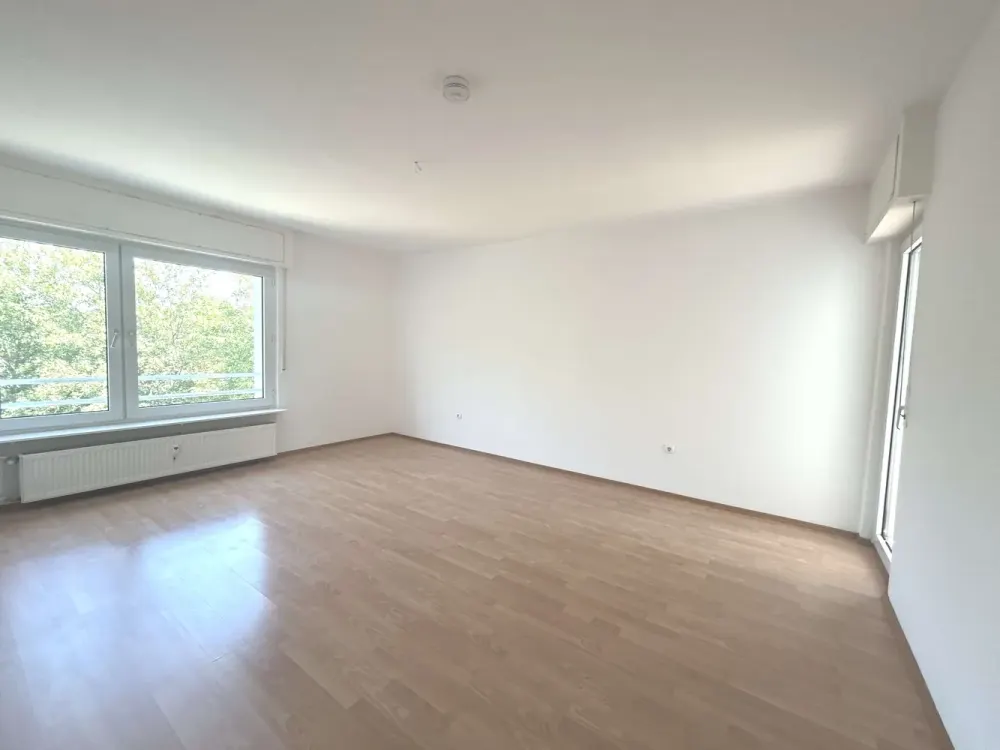 RENOVIERT - Sehr schöne 3 Zimmer Wohnung mit Balkon
