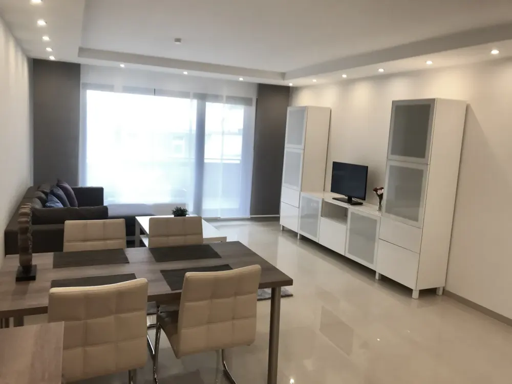 Direkt an der Königsallee - Luxus-Wohnung mit TG-Stellplatz