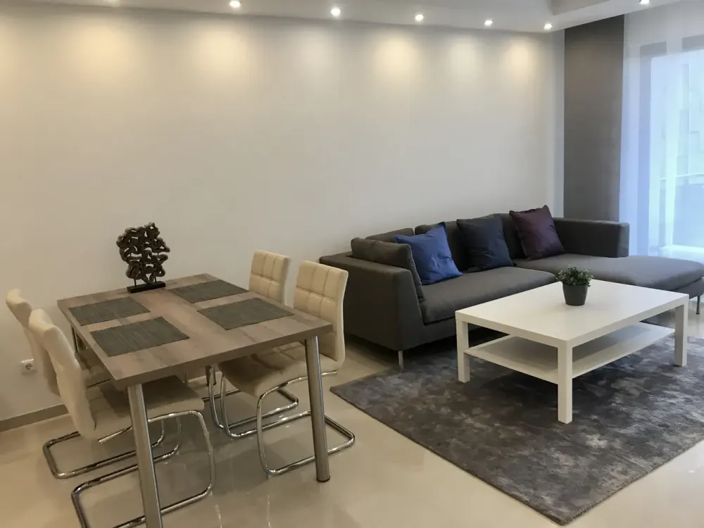 Direkt an der Königsallee - Luxus-Wohnung mit TG-Stellplatz