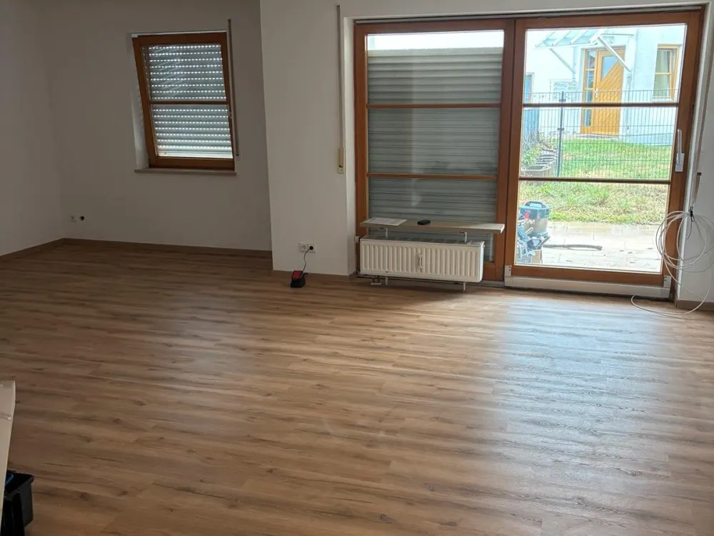 4.5 Room Apartment Renovated. Available From Today.