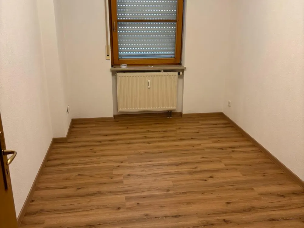 4.5 Room Apartment Renovated. Available From Today.