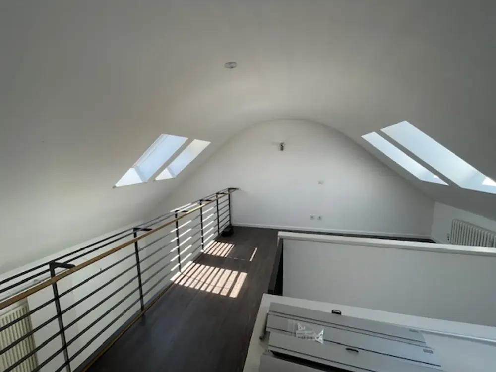 Einzigartige Architektur 3 Zi + Galerie DG Maisonettewohnung mit Balkon an der Würm