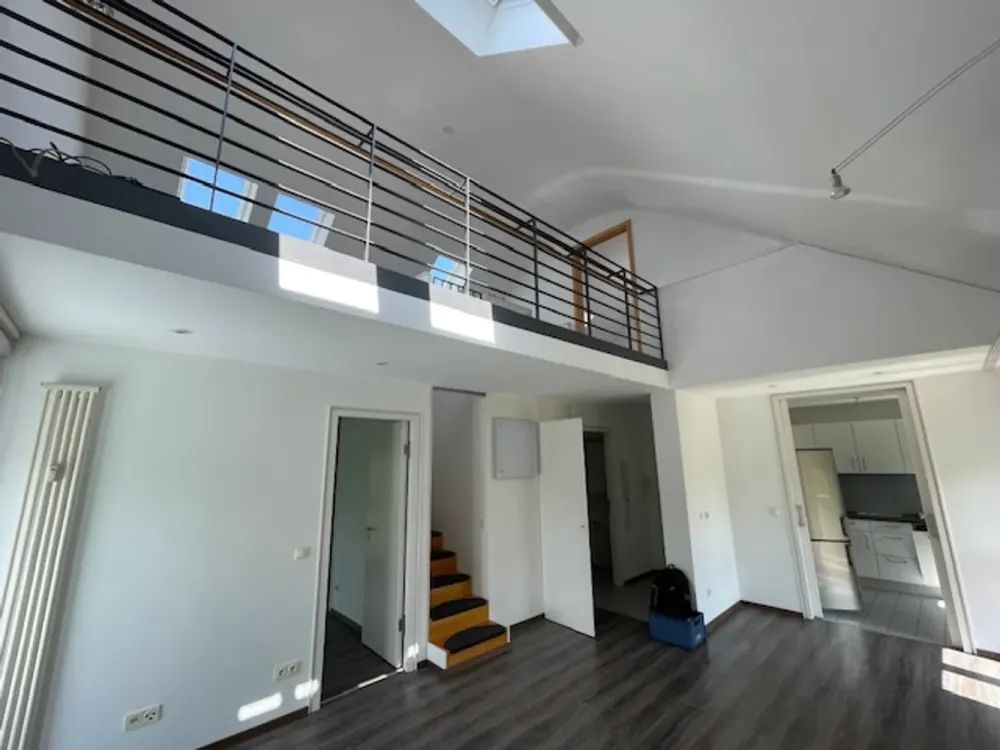 Einzigartige Architektur 3 Zi + Galerie DG Maisonettewohnung mit Balkon an der Würm