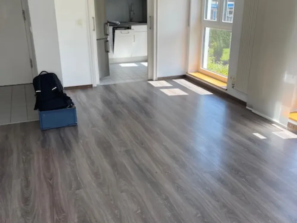 Einzigartige Architektur 3 Zi + Galerie DG Maisonettewohnung mit Balkon an der Würm