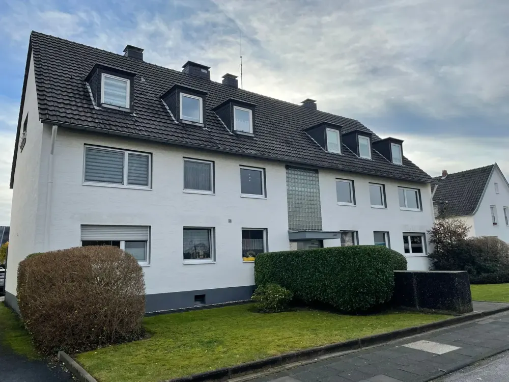 Alt Brück, Ruhiglage, schöne Dachgeschosswohnung