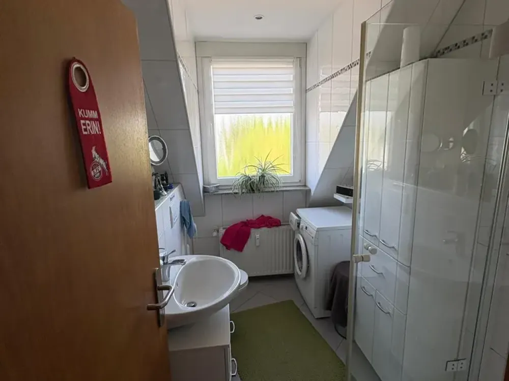 Alt Brück, Ruhiglage, schöne Dachgeschosswohnung