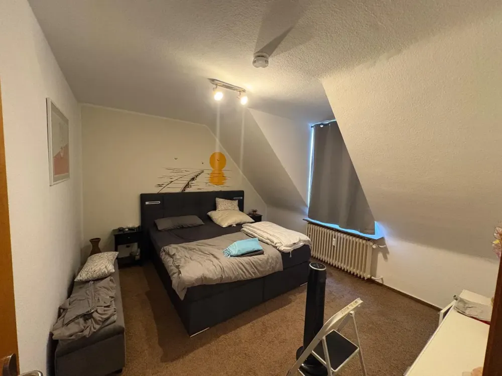 Alt Brück, Ruhiglage, schöne Dachgeschosswohnung