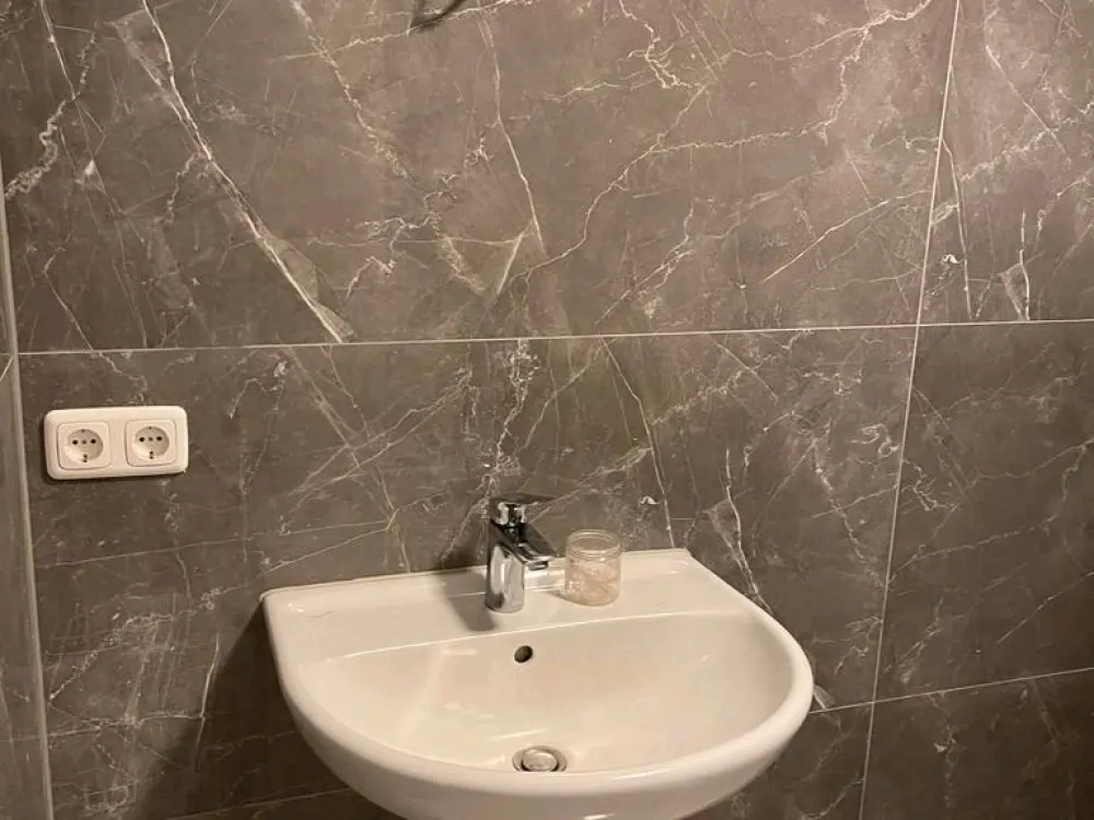 1 Zimmer Luxus Wohnung zuvermieten
