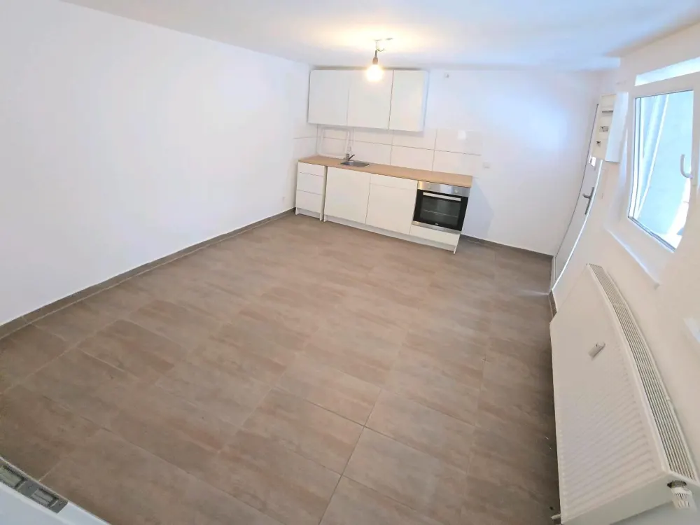2-Zimmer-Wohnung in Hannover-Mitte zur gewerblichen Vermietung.