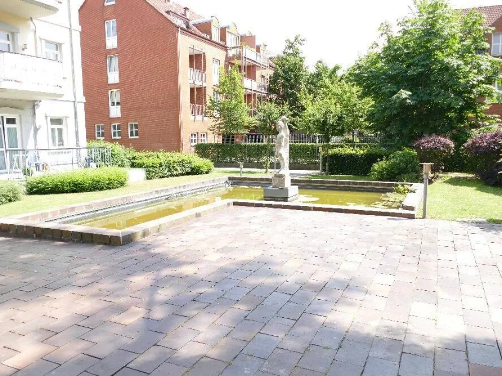 Für Senioren oder hilfsbedürftige Menschen: Kleine Zwei-Zimmer Wohnung in Seniorenanlage "Am Waller Park"