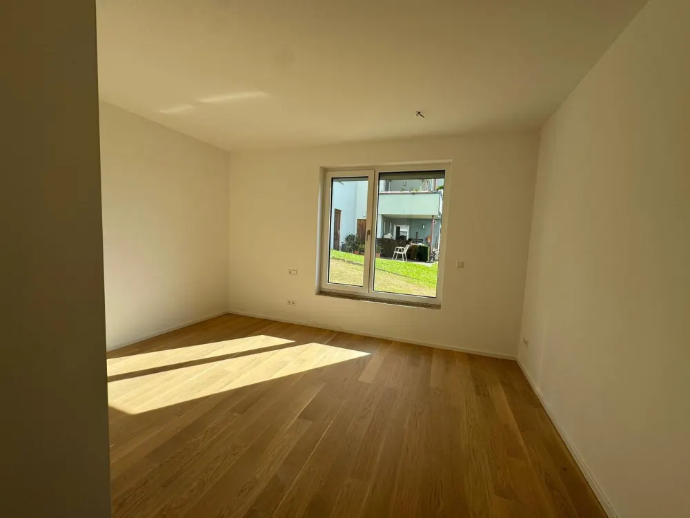 Helle 4-Zimmer-Wohnung mit Terrasse und exklusiver Gartennutzung