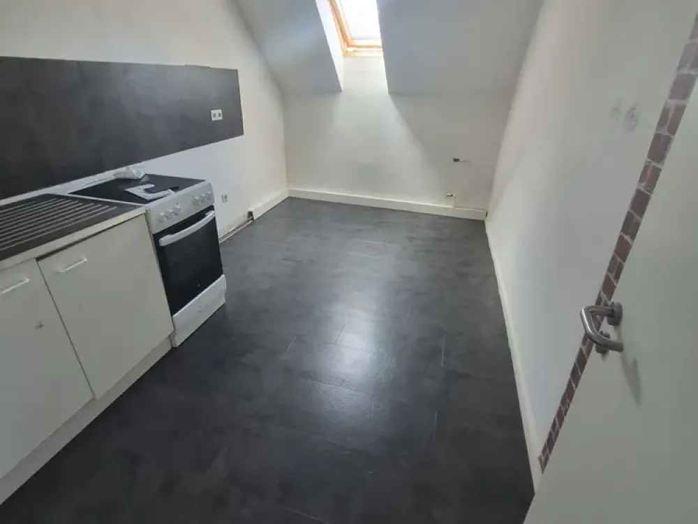 Schöne Dachgeschosswohnung mit großem bewohnbarem Dachboden in Krefeld City