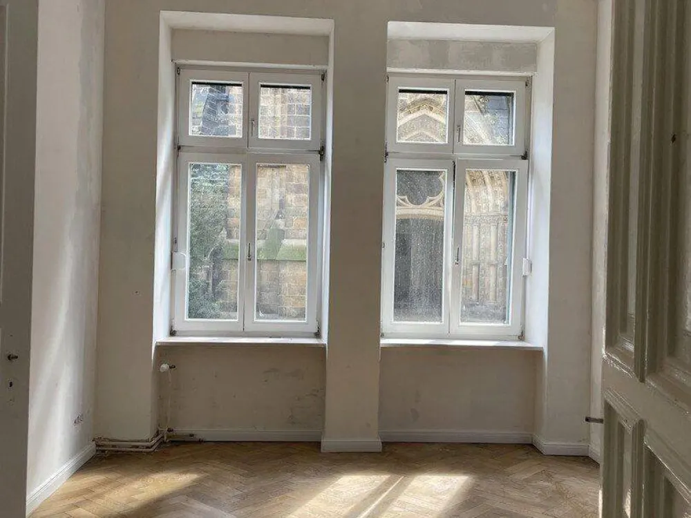 Exklusive 5-Zimmer-Wohnung nach hochwertiger Totalsanierung mit Garten, BBQ & Spielplatz