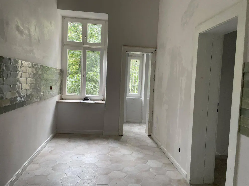 Exklusive 5-Zimmer-Wohnung nach hochwertiger Totalsanierung mit Garten, BBQ & Spielplatz