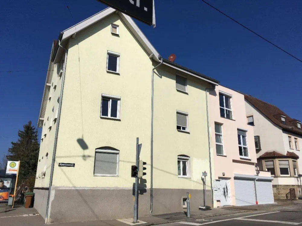 Schönes WG Zimmer im 2.OG ab 1.12