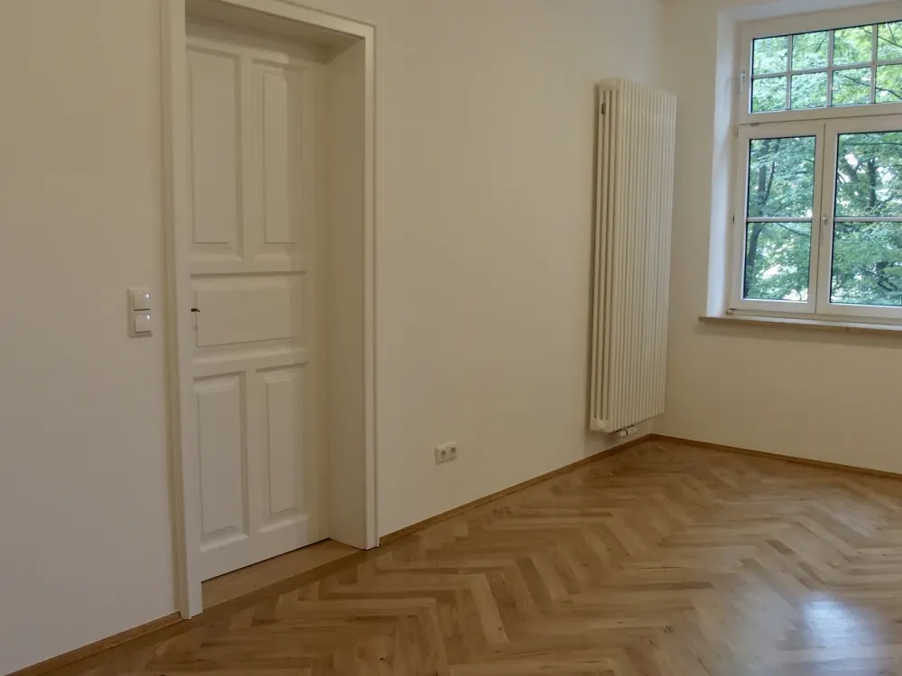 Wohnen am Park! Denkmalg. Stuck-Altbau: Sehr ruhige, gut geschnittene Loft-artige 2-Zi. Altbauwhg