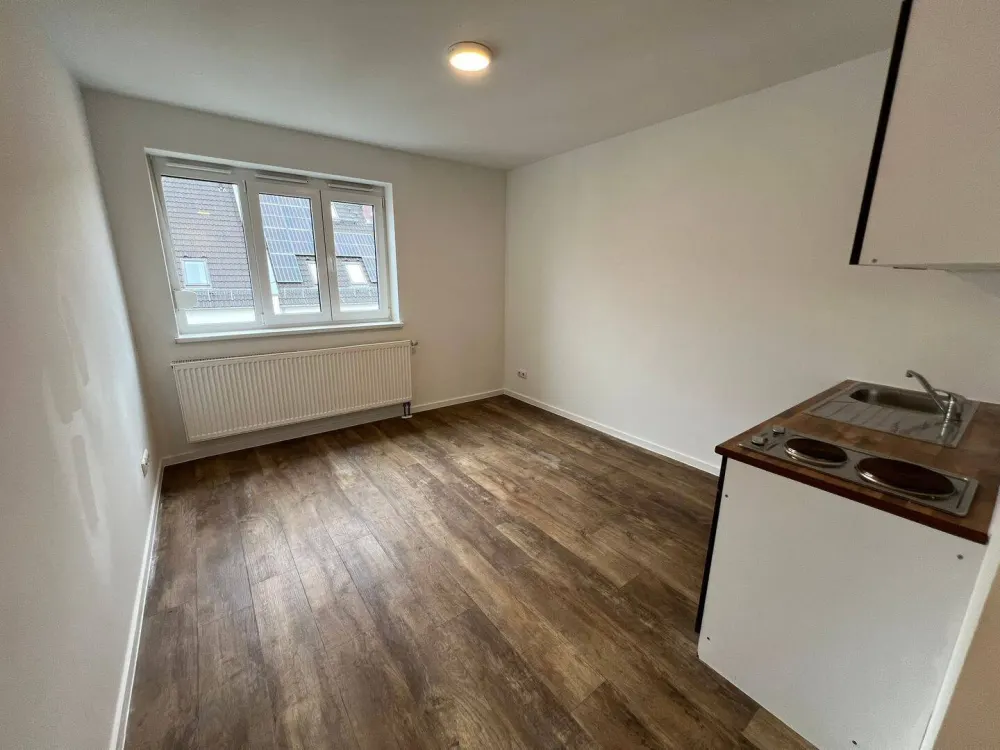 شقة بإيجار شامل - الكهرباء والإنترنت مشمولان، بالقرب من TH Nürnberg