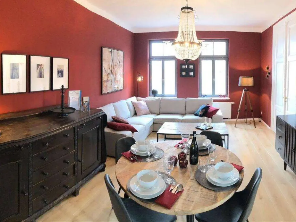 Möblierte großzügige Wohnung in Top-Lage