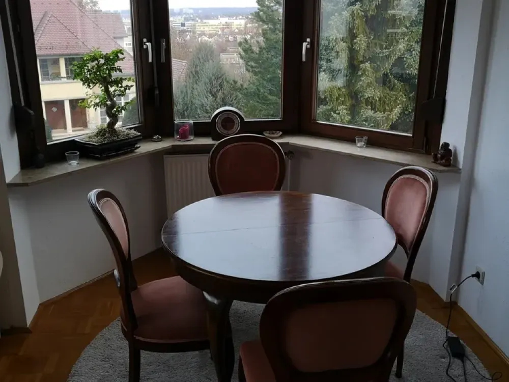Helle, ruhige 2 Zimmer Wohnung auf der Diezenhalde