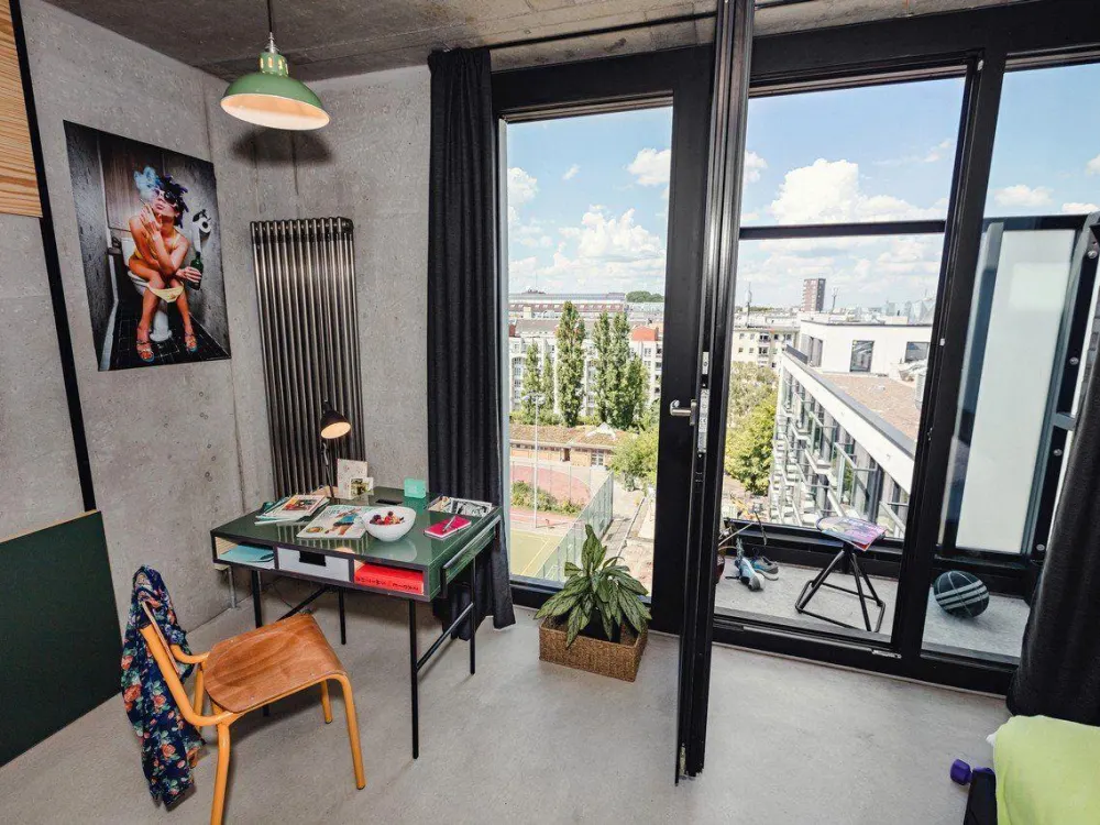 Neon Wood Student Housing in Berlin Mitte-Wedding - Classic Balcony Apartment