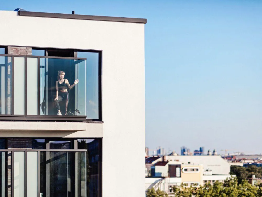 Neon Wood Student Housing in Berlin Mitte-Wedding - Classic Balcony Apartment