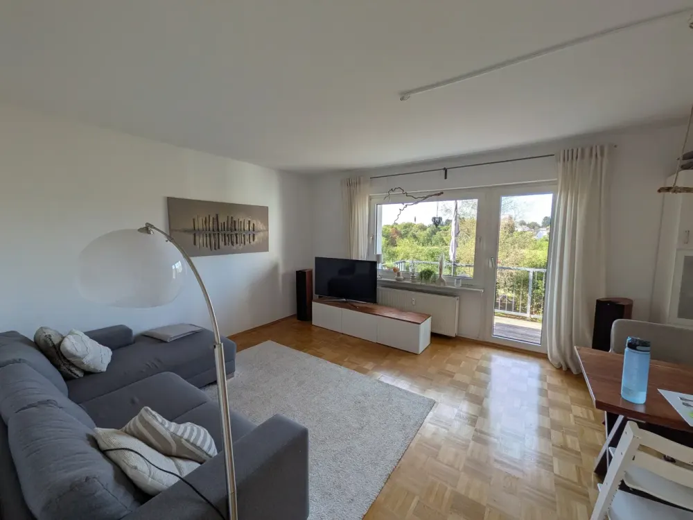 Wunderschöne 3-Zimmer-Wohnung mit Balkon in Eschborn-Niederhöchstadt