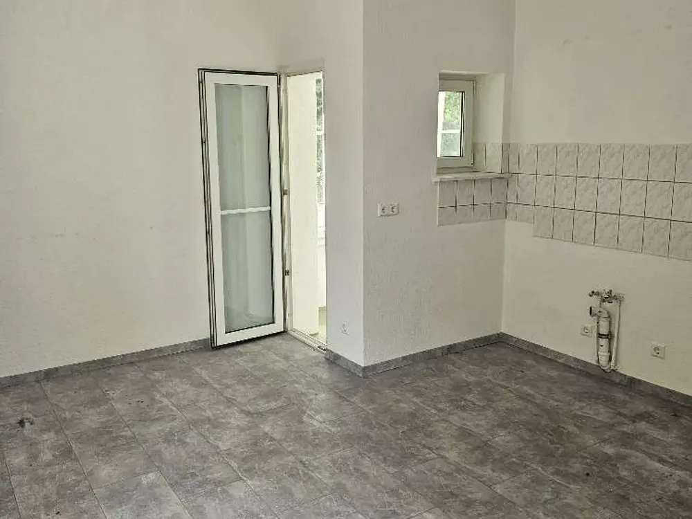 Cozy 2-Room Apartment Seeks New Tenants