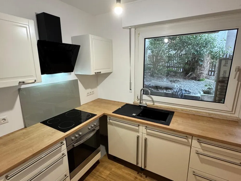 Kernsaniertes 1-Zimmer-Apartment mit Terrasse & Stellplatz