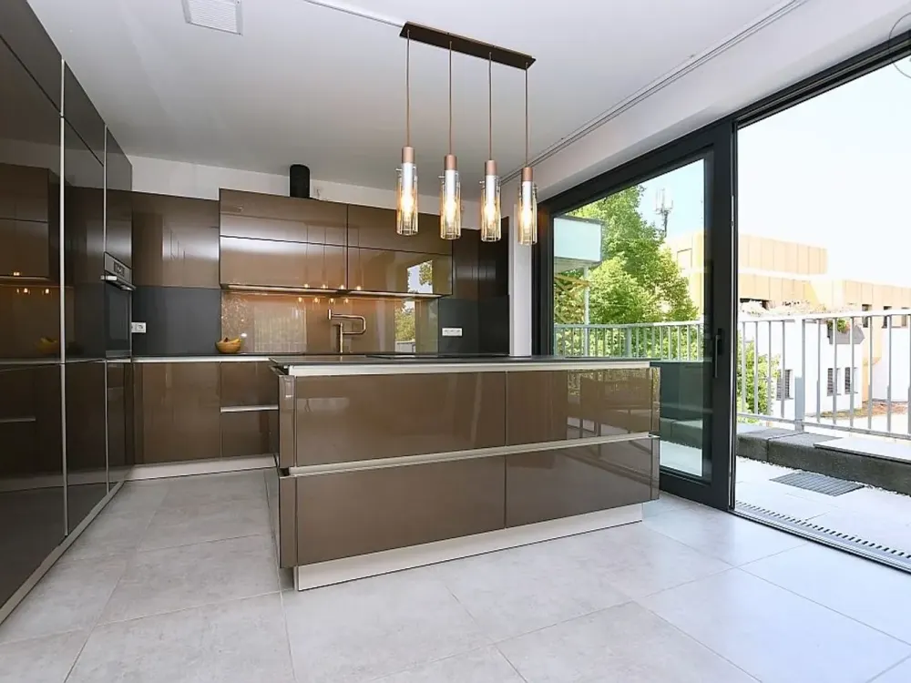 Exclusive Penthouse Apartment, Modernly Furnished with Parking Space in Stuttgart Giebel