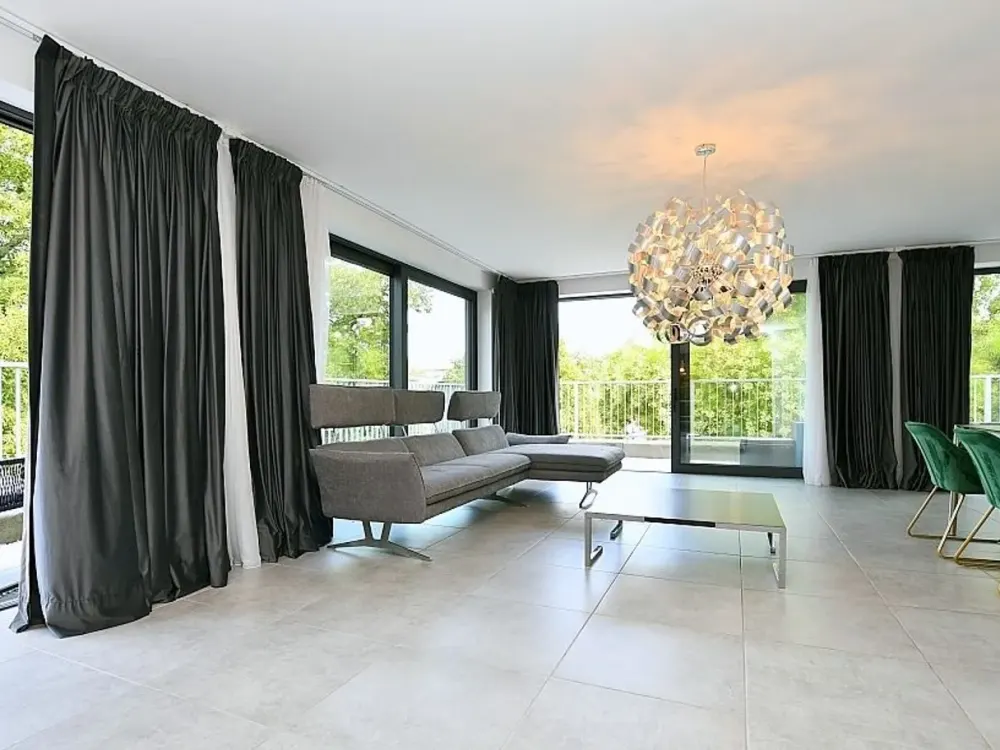 Exclusive Penthouse Apartment, Modernly Furnished with Parking Space in Stuttgart Giebel