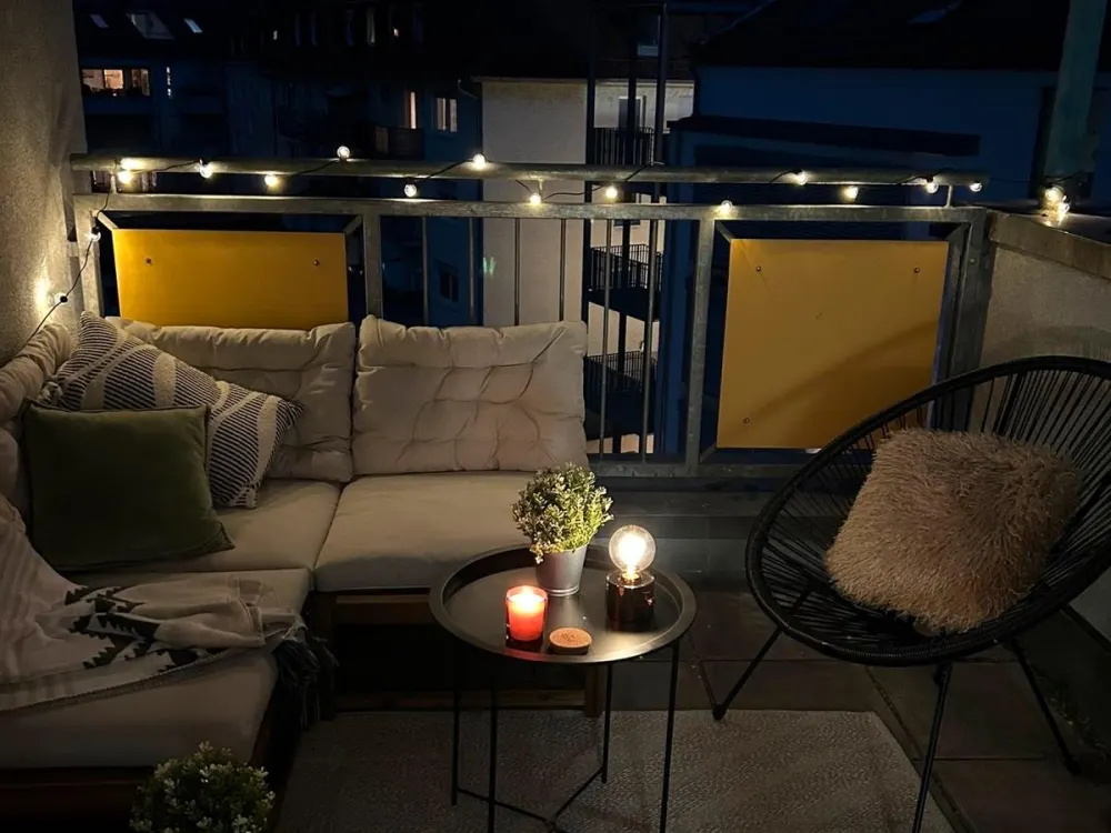 Bright 2-Room Apartment with Fitted Kitchen and Loggia