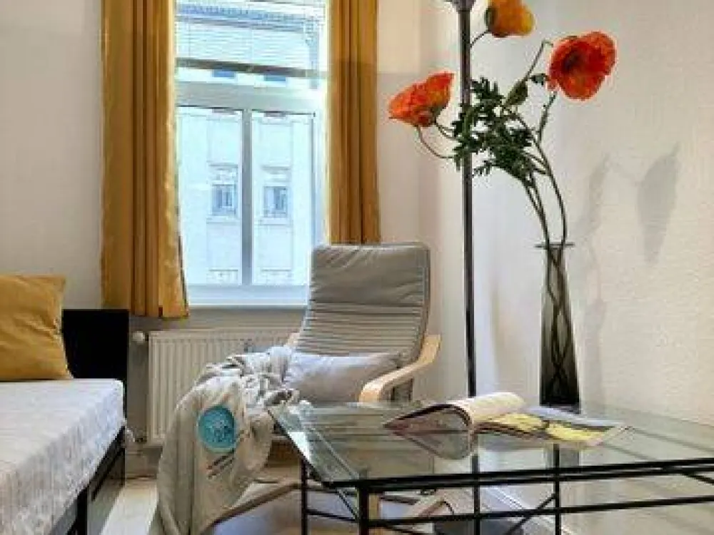 Möblierte Wohnung in Leipzig-Gohlis mit zwei separaten Schlafzimmern / nahe DHL, Porsche, BMW
