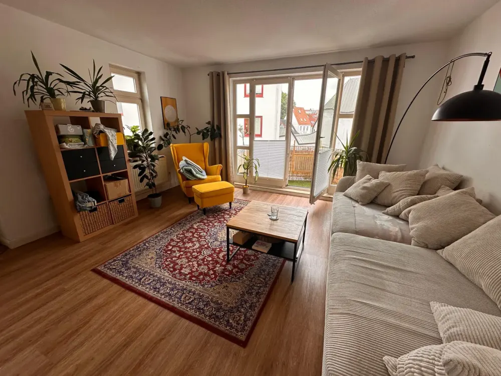 Bright modern city apartment with balcony, only 5 minutes to the city center