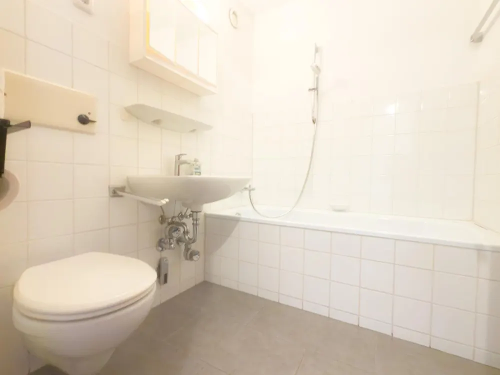 Kompaktes Zuhause am Wöhrder See, Balkon, Aufzug & TG-Stellplatz