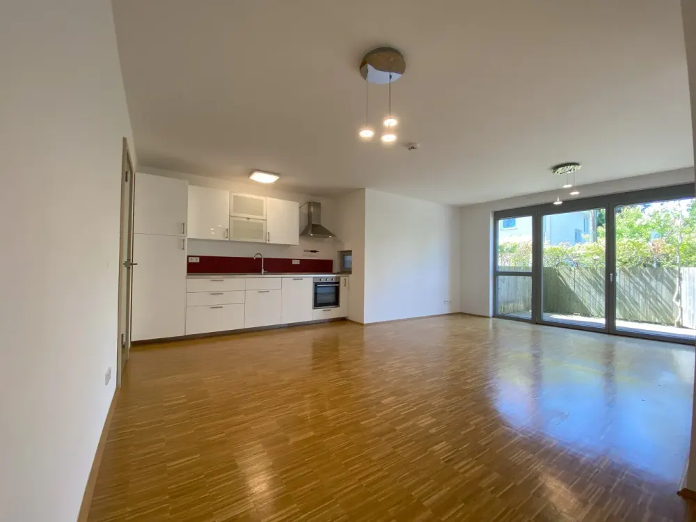 Zentral in Großhadern, neuwertige Wohnung mit Terrasse in ruhiger Lage, nahe der U6