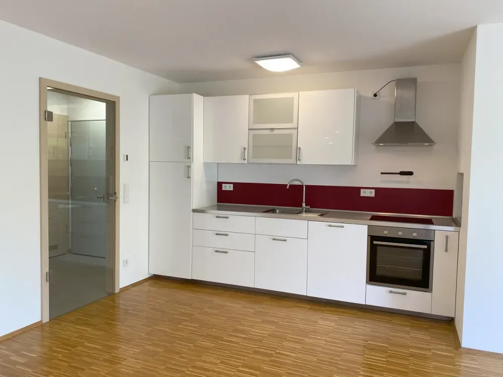Zentral in Großhadern, neuwertige Wohnung mit Terrasse in ruhiger Lage, nahe der U6