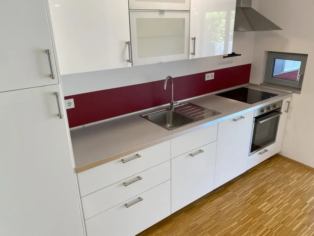 Zentral in Großhadern, neuwertige Wohnung mit Terrasse in ruhiger Lage, nahe der U6
