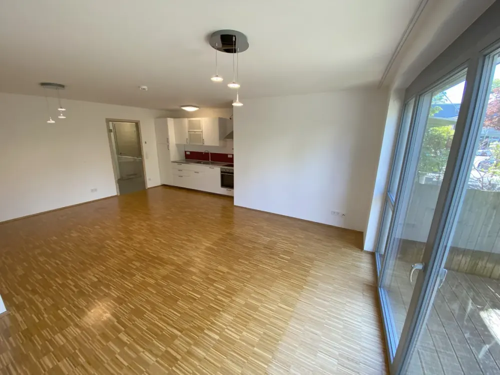 Zentral in Großhadern, neuwertige Wohnung mit Terrasse in ruhiger Lage, nahe der U6