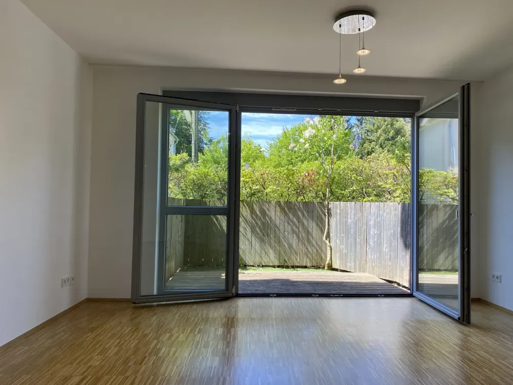 Zentral in Großhadern, neuwertige Wohnung mit Terrasse in ruhiger Lage, nahe der U6