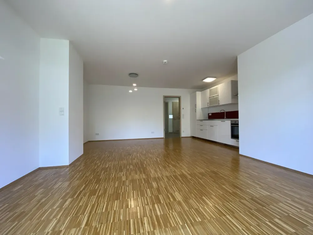 Zentral in Großhadern, neuwertige Wohnung mit Terrasse in ruhiger Lage, nahe der U6