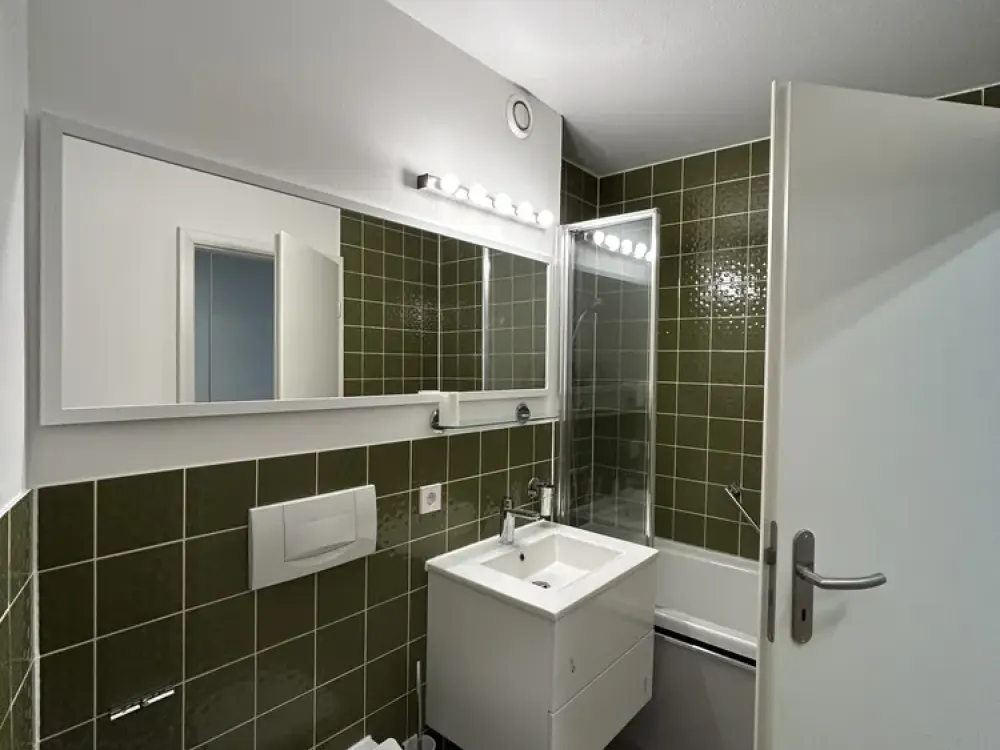 1 Zimmer Wohnung - ruhig, hell, zentral, möbliert - 12-24 Monaten