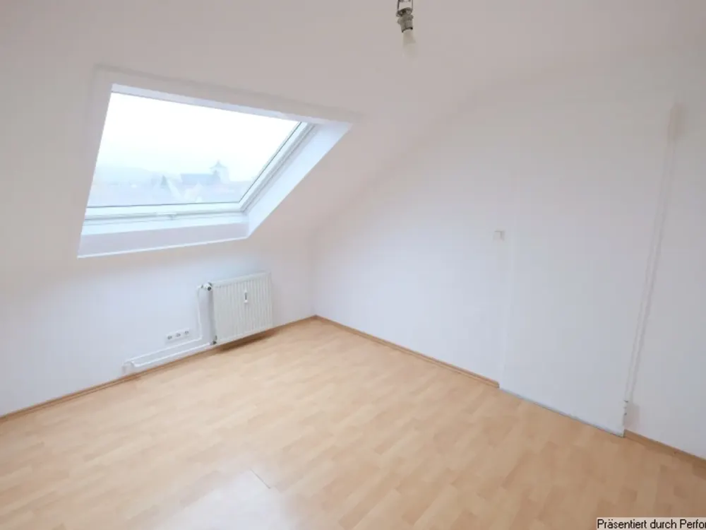 Gepflegte, helle Dachgeschosswohnung mit Blick auf den Kappelberg