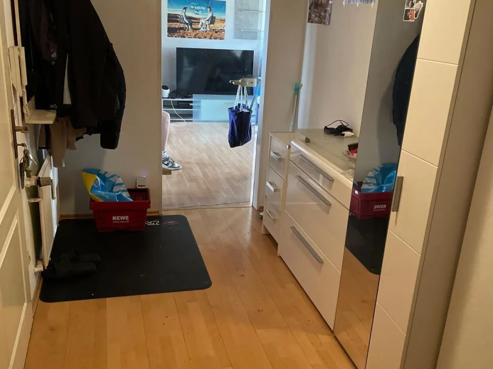 DG Whg mit neuer Küche im Dreifamilienhaus mit Balkon