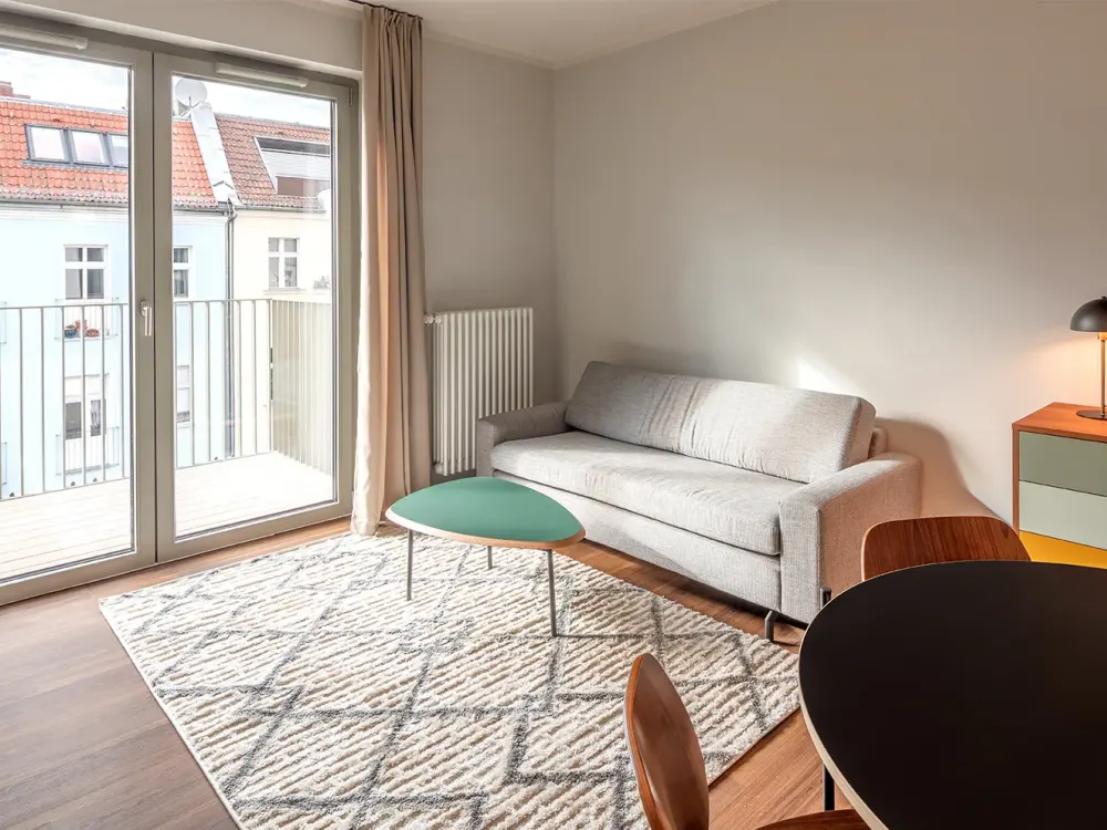 BESICHTIGUNGEN: Mi 9:00 & Fr 16:00 -unbefristete 2-Zimmer-Wohnung mit offenem Wohnbereich und Balkon