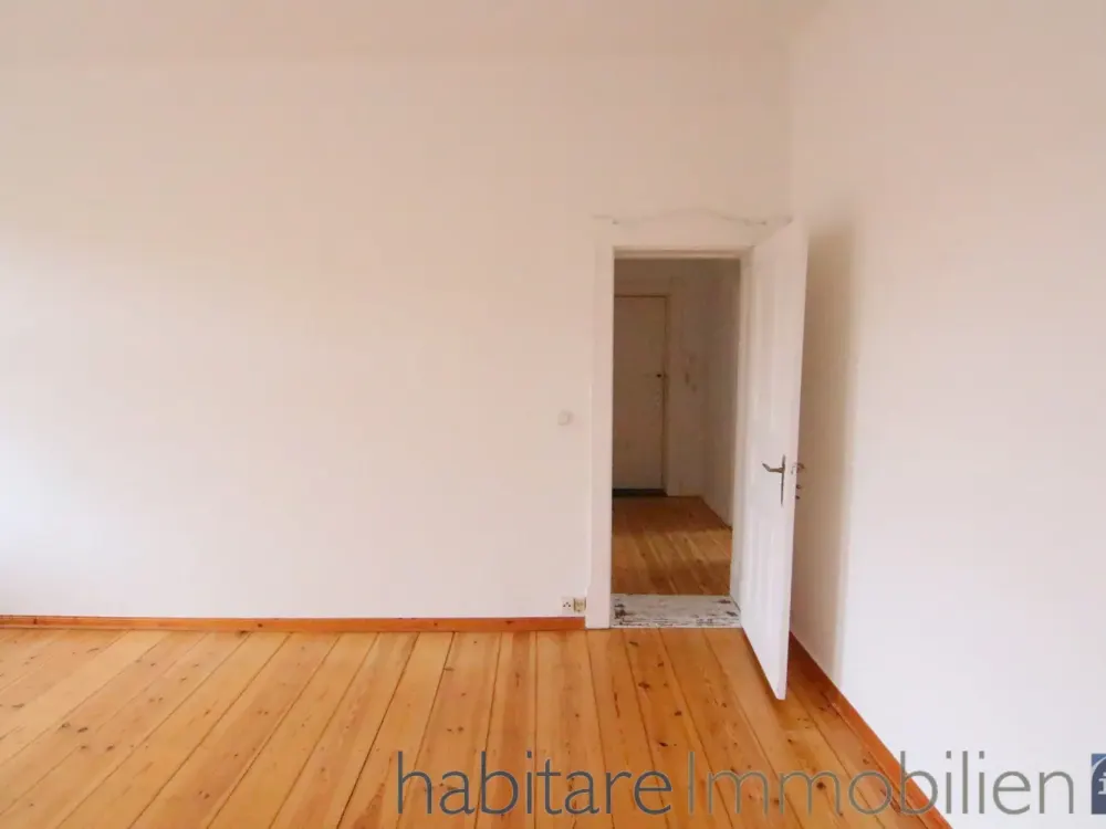 Tolle Altbauwohnung mit Balkon, Holzdielen/helles 4.OG dicht Volkspark + Bayerischer Platz!