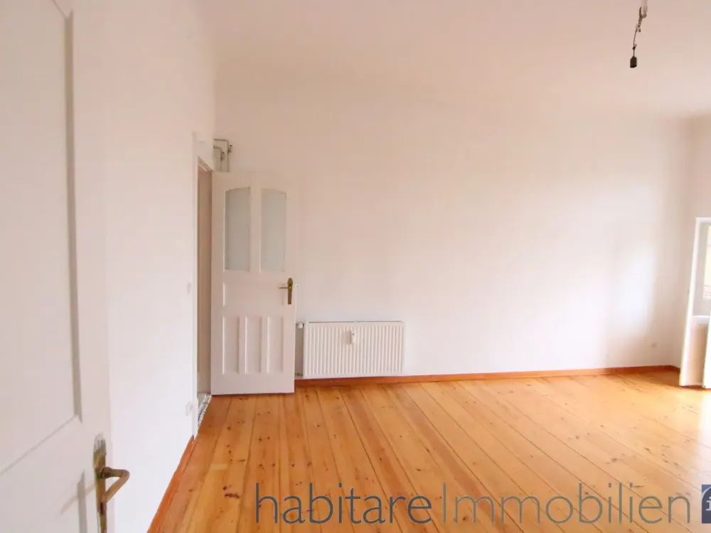 Tolle Altbauwohnung mit Balkon, Holzdielen/helles 4.OG dicht Volkspark + Bayerischer Platz!