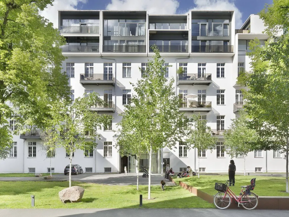 PARAGON APARTMENTS - Attraktive Wohnung in der Danziger Straße mit EBK & Parkett