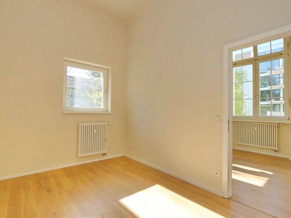 PARAGON APARTMENTS - Attraktive Wohnung in der Danziger Straße mit EBK & Parkett