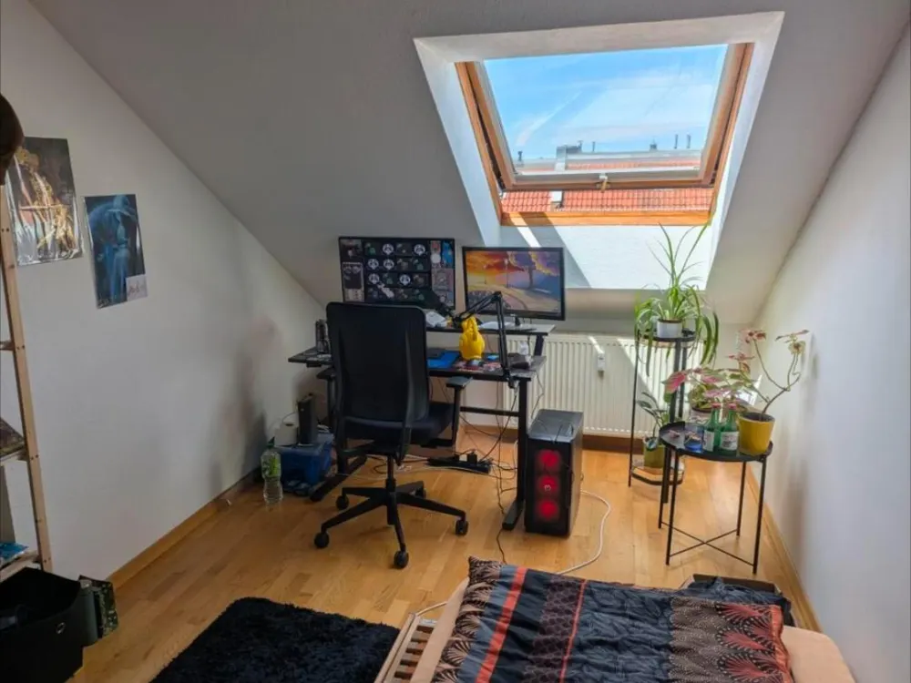 Schönes, geräumiges WG Zimmer im Süden von Connewitz.